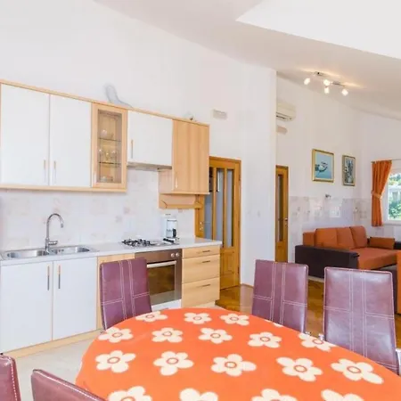 Feel Phili - Two Bedroom With Balcony And Sea View Cavtat