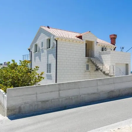Feel Phili - Two Bedroom With Balcony And Sea View Daire *