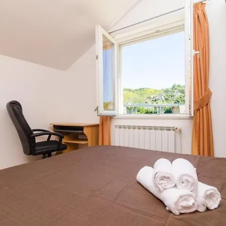 Apartman Feel Phili - Two Bedroom With Balcony And Sea View